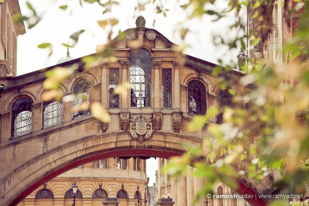 Stunning Riverside Oxford Apartment With Parking Extérieur photo